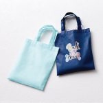 不織布A4フラットトート　シルク1色印刷